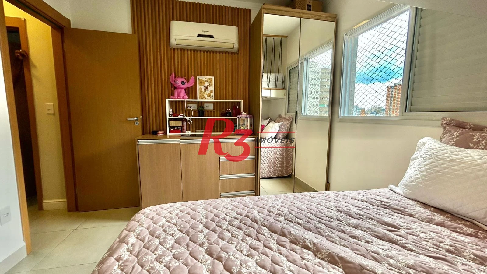 Apartamento com 2 dormitórios à venda, 69 m² por R$ 499.000,00 - Vila Guilhermina - Praia Grande/SP