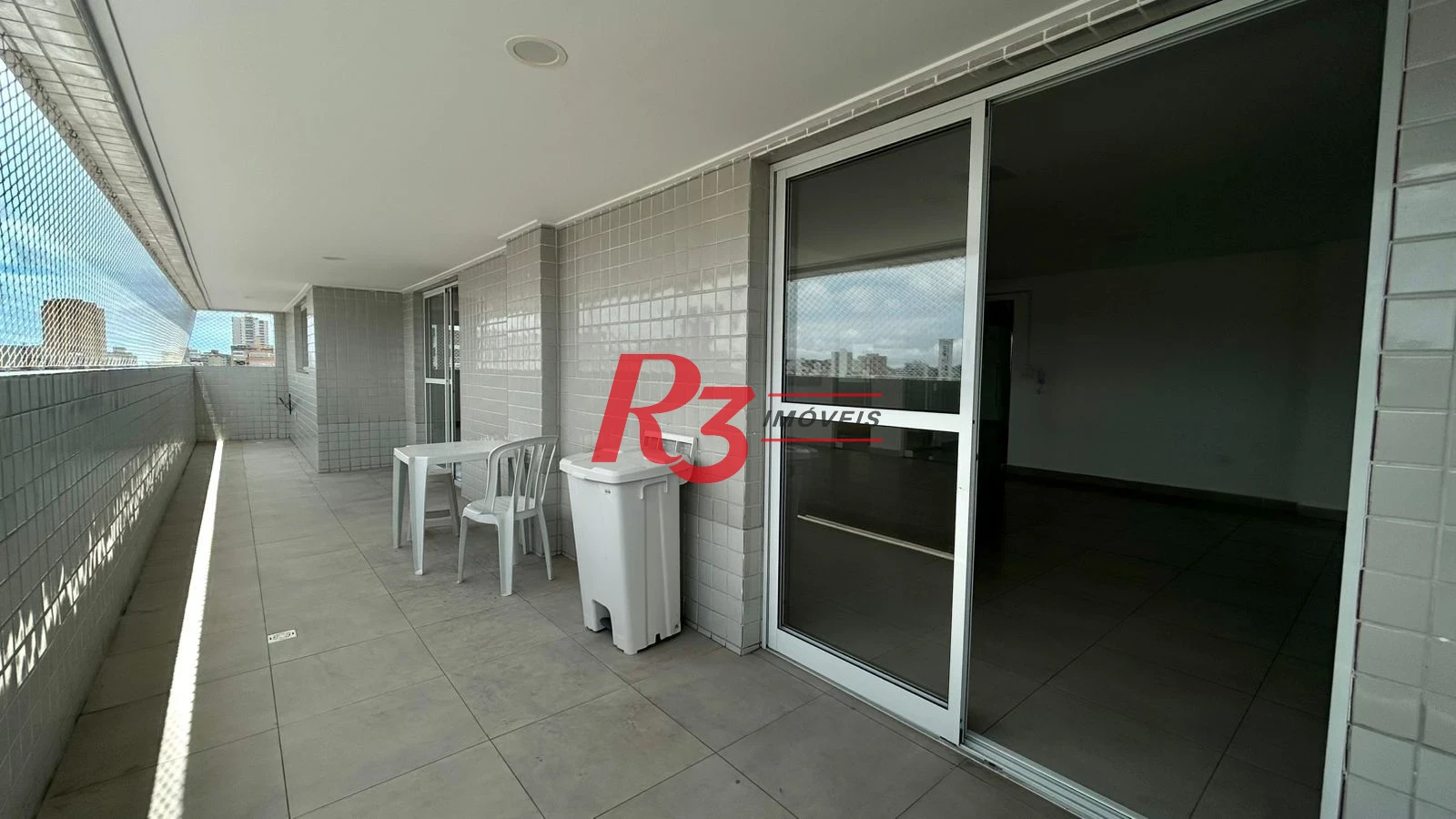 Apartamento com 2 dormitórios à venda, 69 m² por R$ 499.000,00 - Vila Guilhermina - Praia Grande/SP