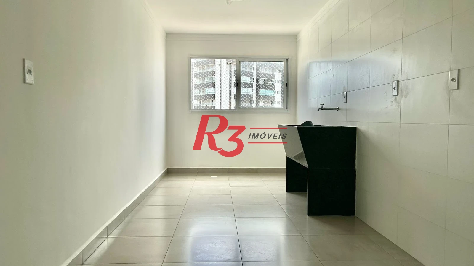 Apartamento com 2 dormitórios à venda, 69 m² por R$ 499.000,00 - Vila Guilhermina - Praia Grande/SP