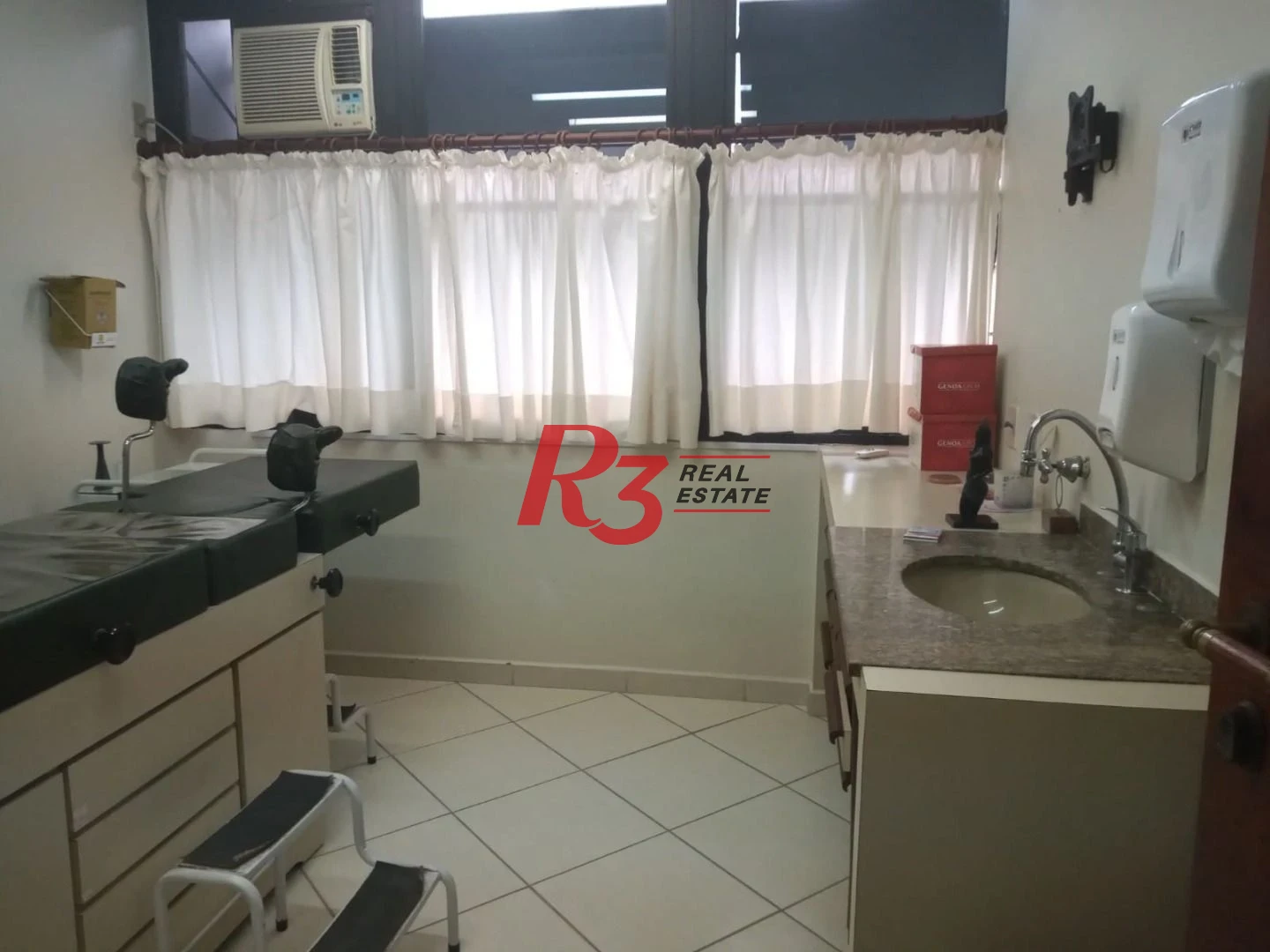 Sala à venda, 122 m² por R$ 600.000,00 - Encruzilhada - Santos/SP