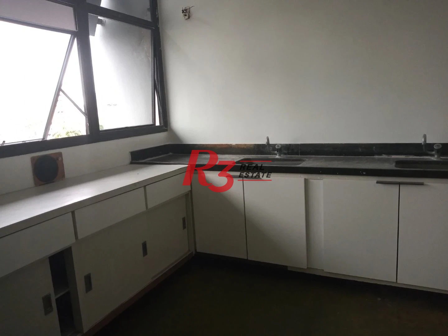Sala à venda, 92 m² por R$ 480.000,00 - Encruzilhada - Santos/SP
