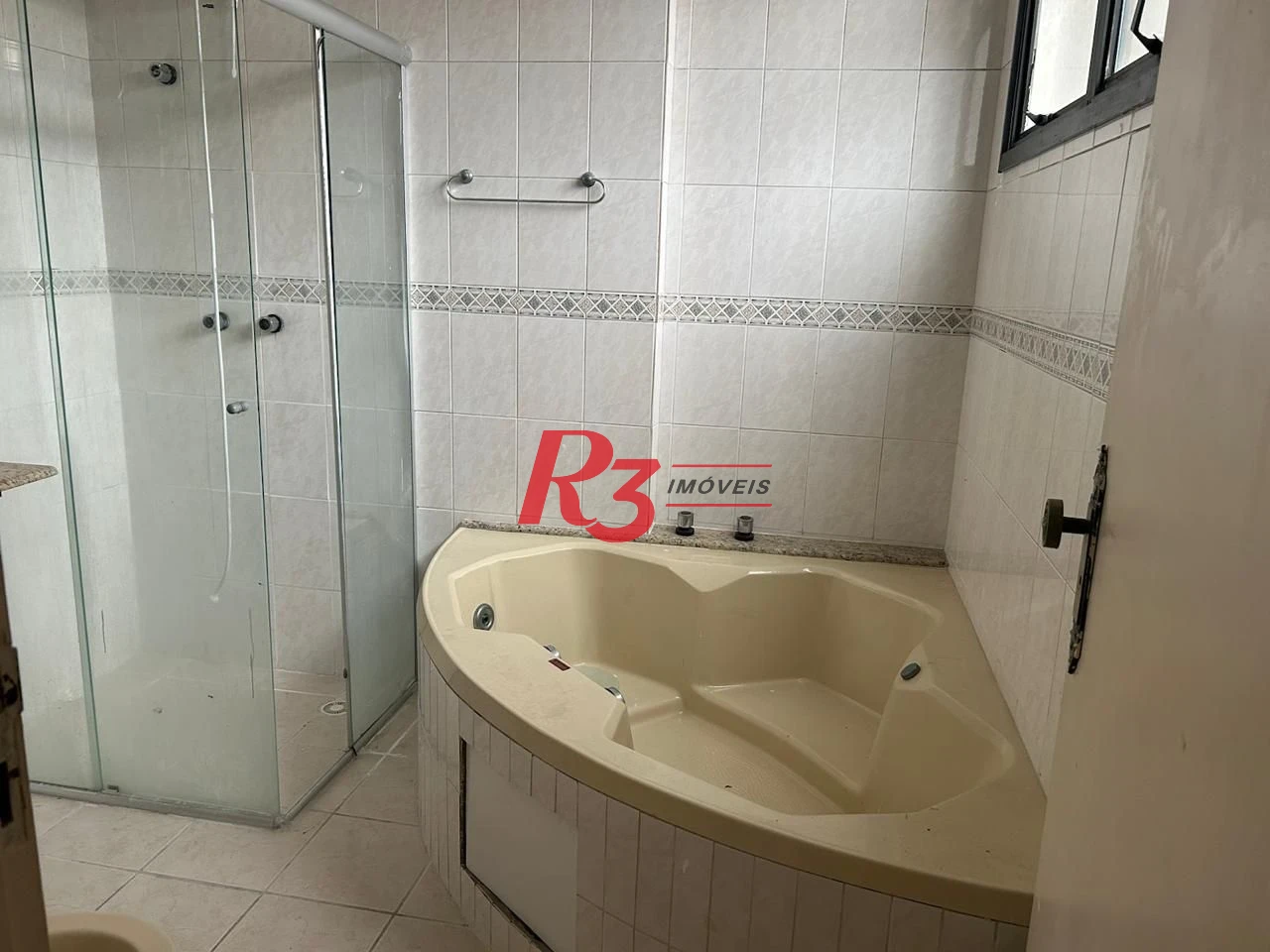 Apartamento com 3 dormitórios à venda, 188 m² - Gonzaga - Santos/SP