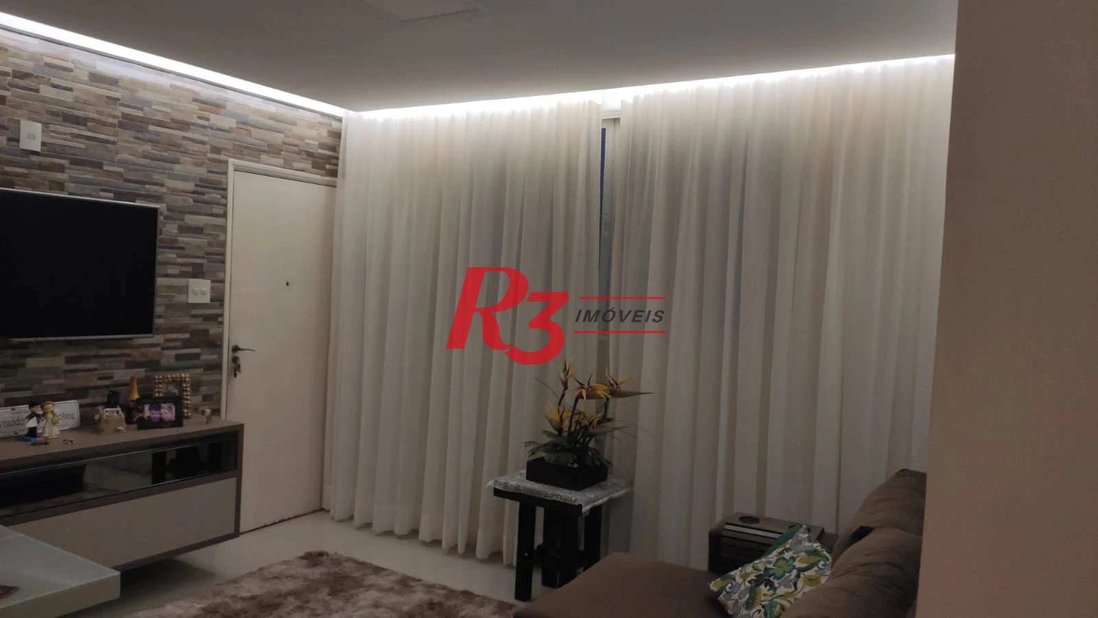 Apartamento com 2 dormitórios à venda, 72 m² por R$ 480.000,00 - Encruzilhada - Santos/SP