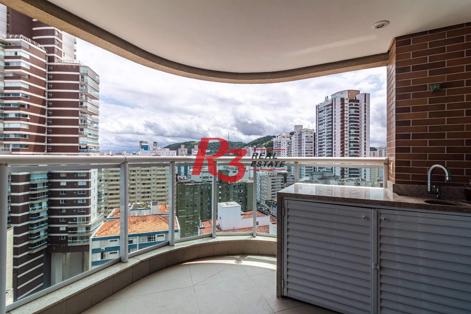 Apartamento com 1 dormitório para alugar, 45 m² por R$ 5.900,00/mês - Pompéia - Santos/SP