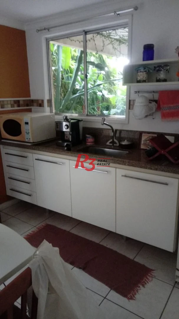 Sobrado com 3 dormitórios à venda, 100 m² por R$ 660.000,00 - Encruzilhada - Santos/SP