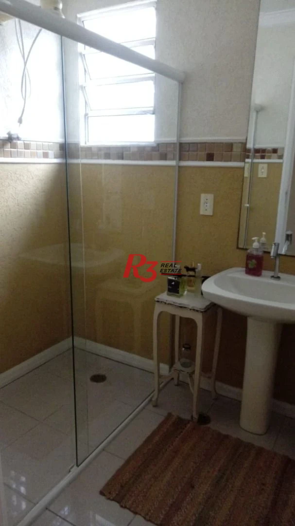 Sobrado com 3 dormitórios à venda, 100 m² por R$ 660.000,00 - Encruzilhada - Santos/SP