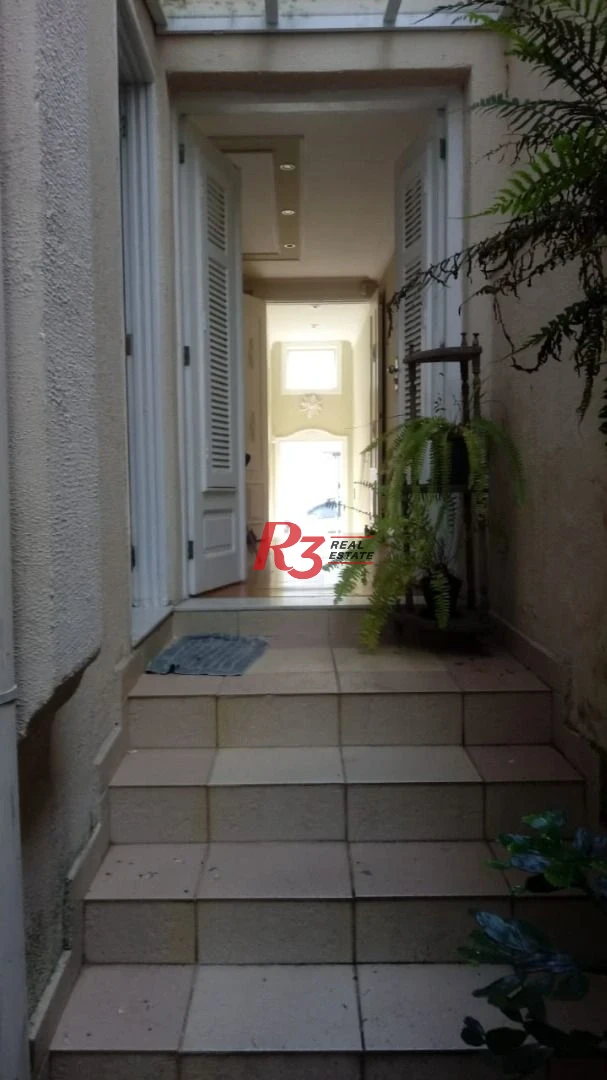 Sobrado com 3 dormitórios à venda, 100 m² por R$ 660.000,00 - Encruzilhada - Santos/SP