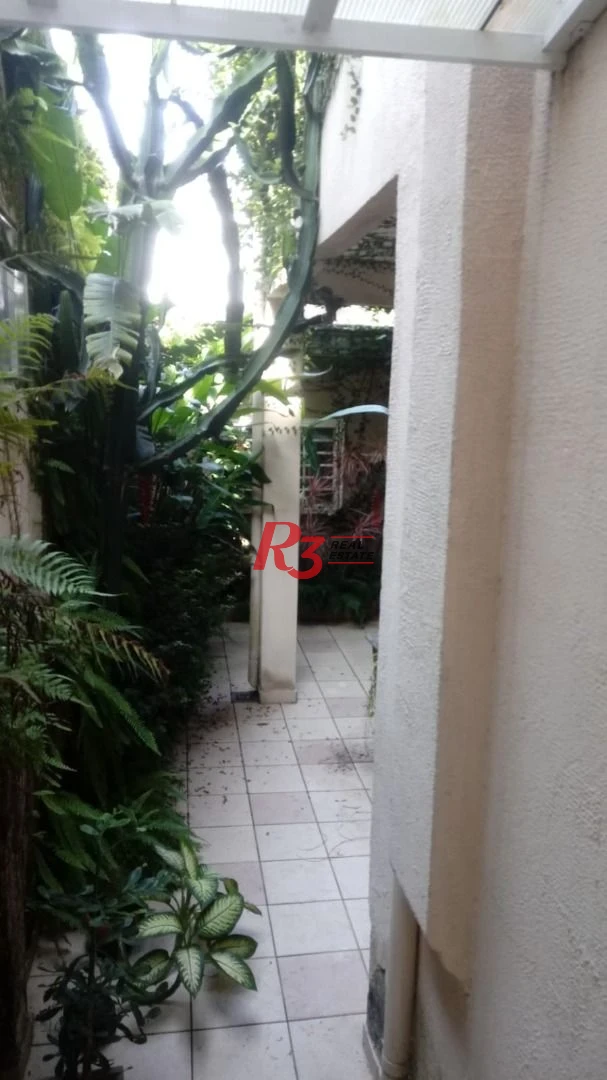 Sobrado com 3 dormitórios à venda, 100 m² por R$ 660.000,00 - Encruzilhada - Santos/SP