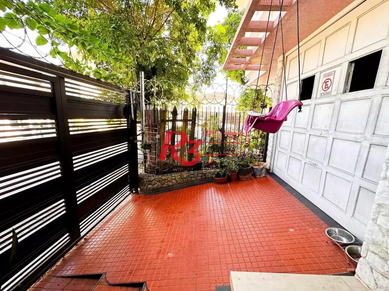 Sobrado com 3 dormitórios à venda, 140 m² por R$ 690.000,00 - Vila Matias - Santos/SP