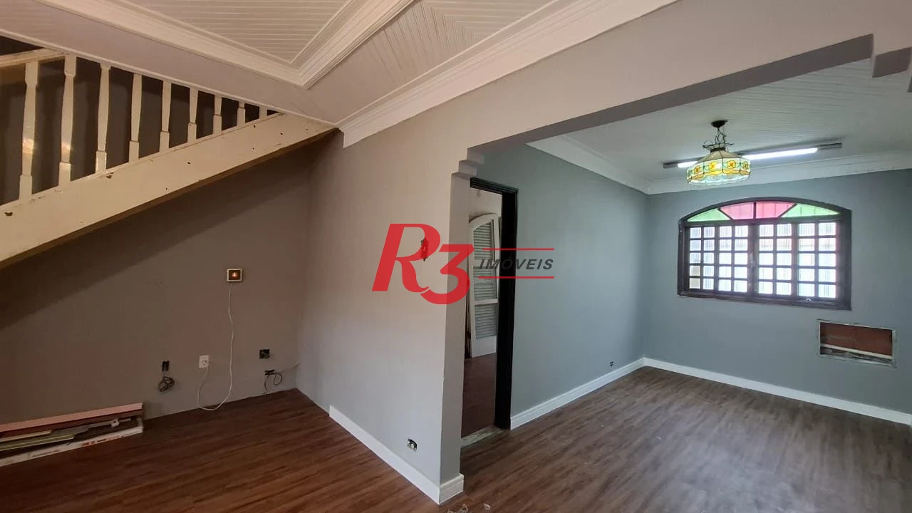 Sobrado com 2 dormitórios para alugar, 250 m² por R$ 5.500,00/mês - Pompéia - Santos/SP