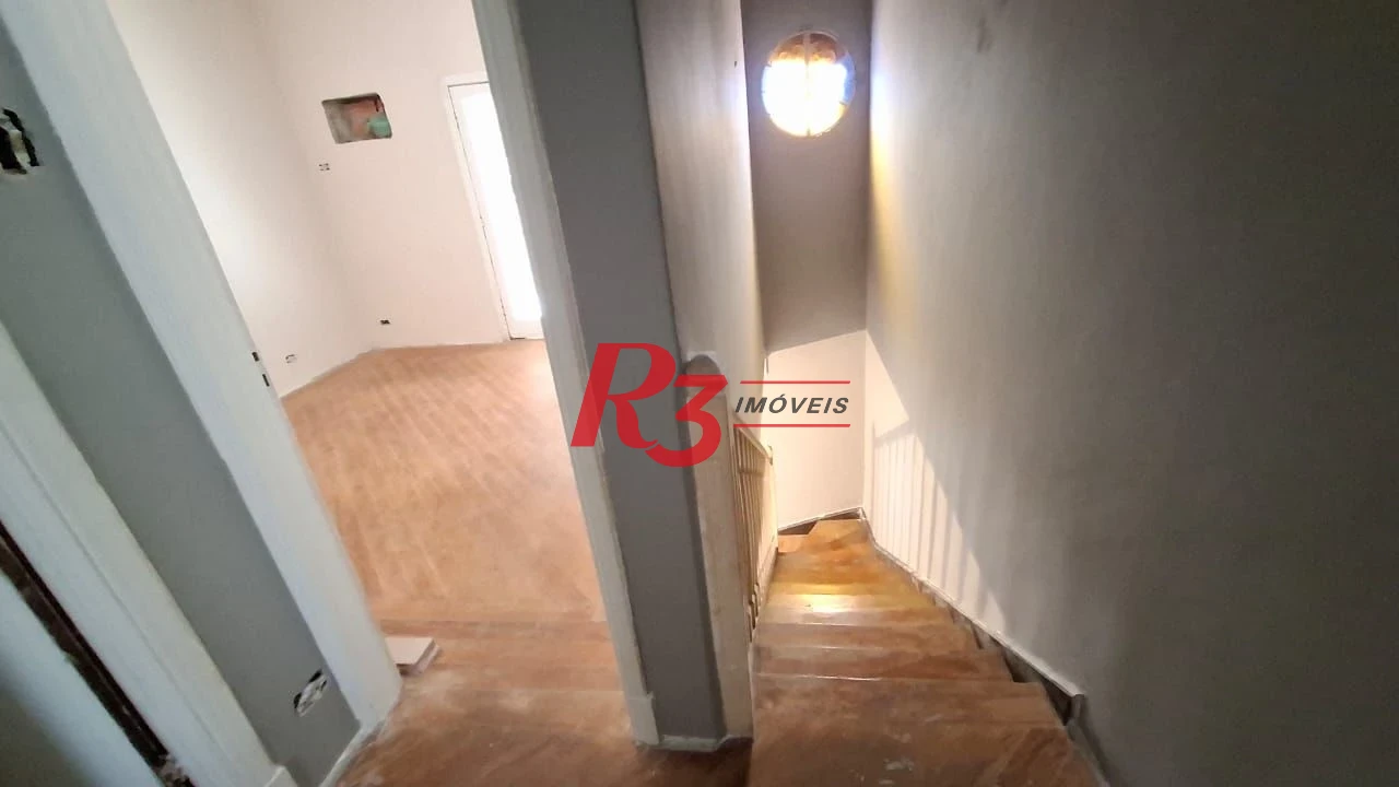 Sobrado com 2 dormitórios para alugar, 250 m² por R$ 5.500,00/mês - Pompéia - Santos/SP
