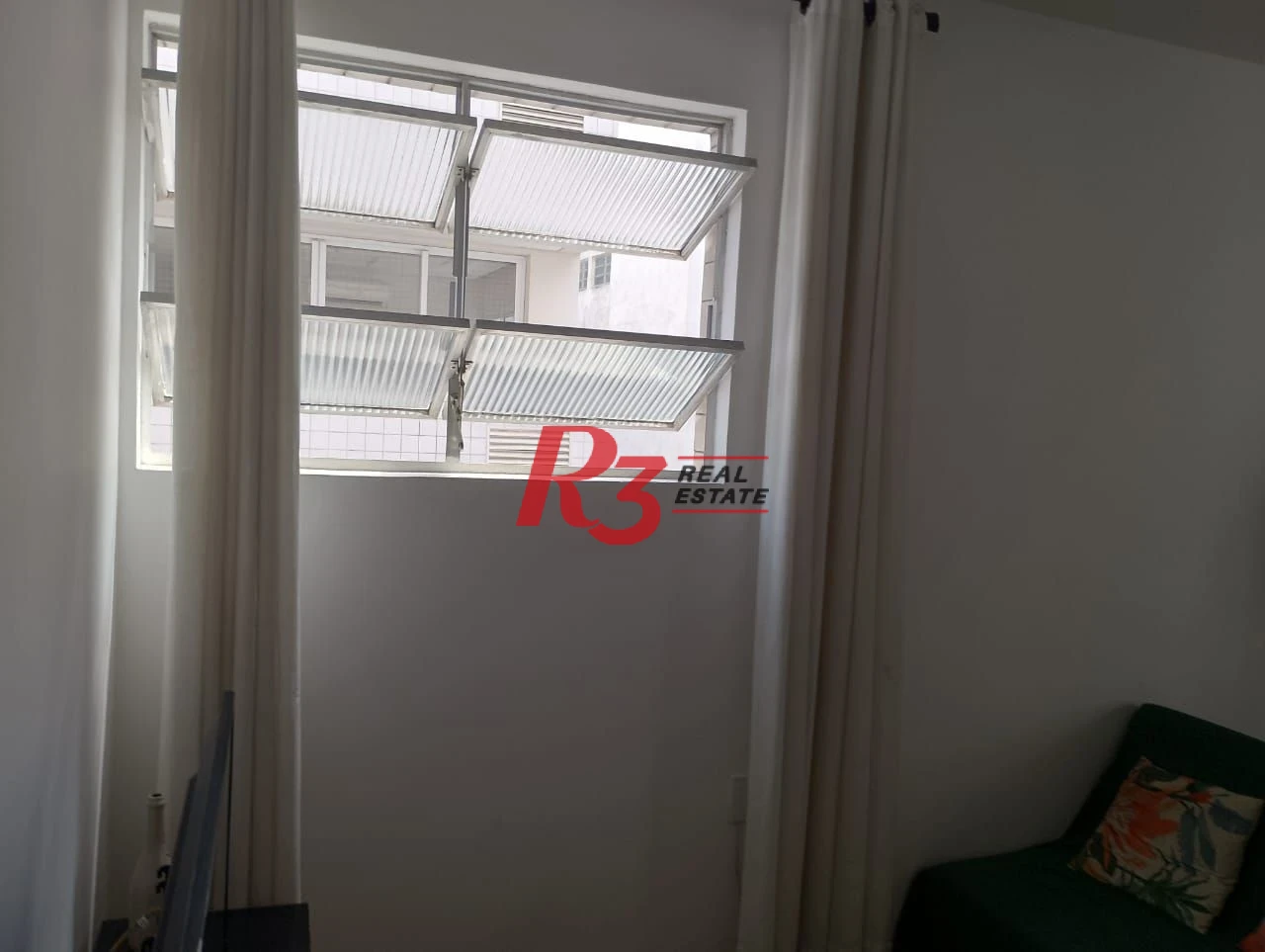 Kitnet com 1 dormitório à venda, 40 m² por R$ 375.000,00 - Gonzaga - Santos/SP