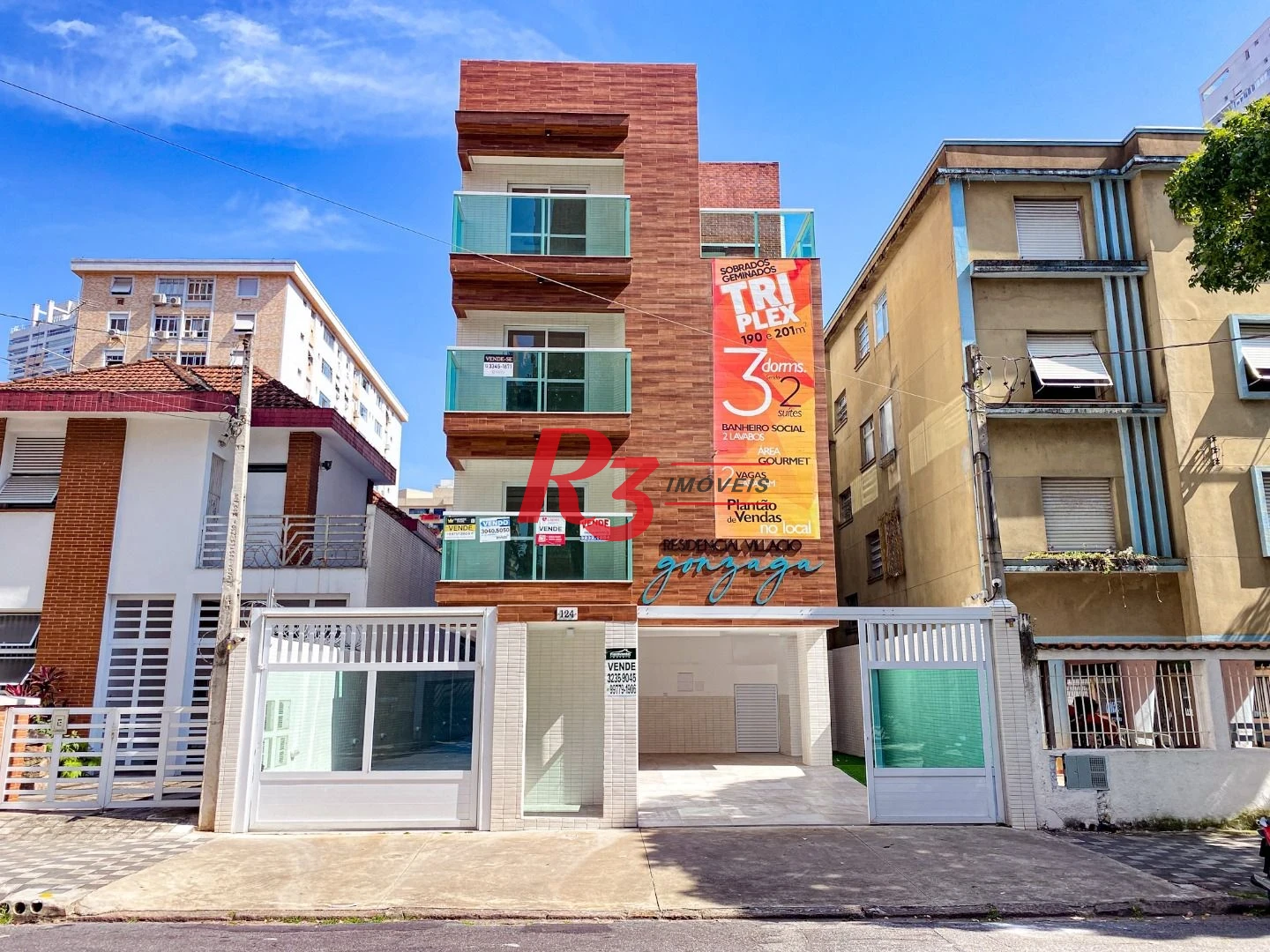Sobrado com 3 dormitórios à venda, 190 m² por R$ 1.050.000,00 - Gonzaga - Santos/SP
