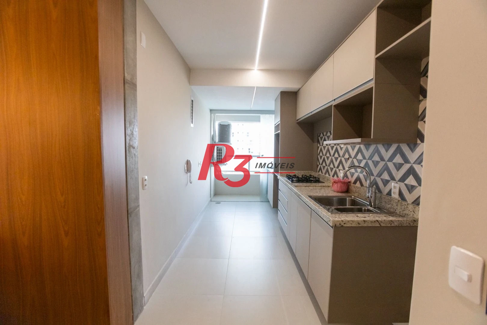 Apartamento com 2 dormitórios à venda, 70 m² por R$ 997.000,00 - Embaré - Santos/SP