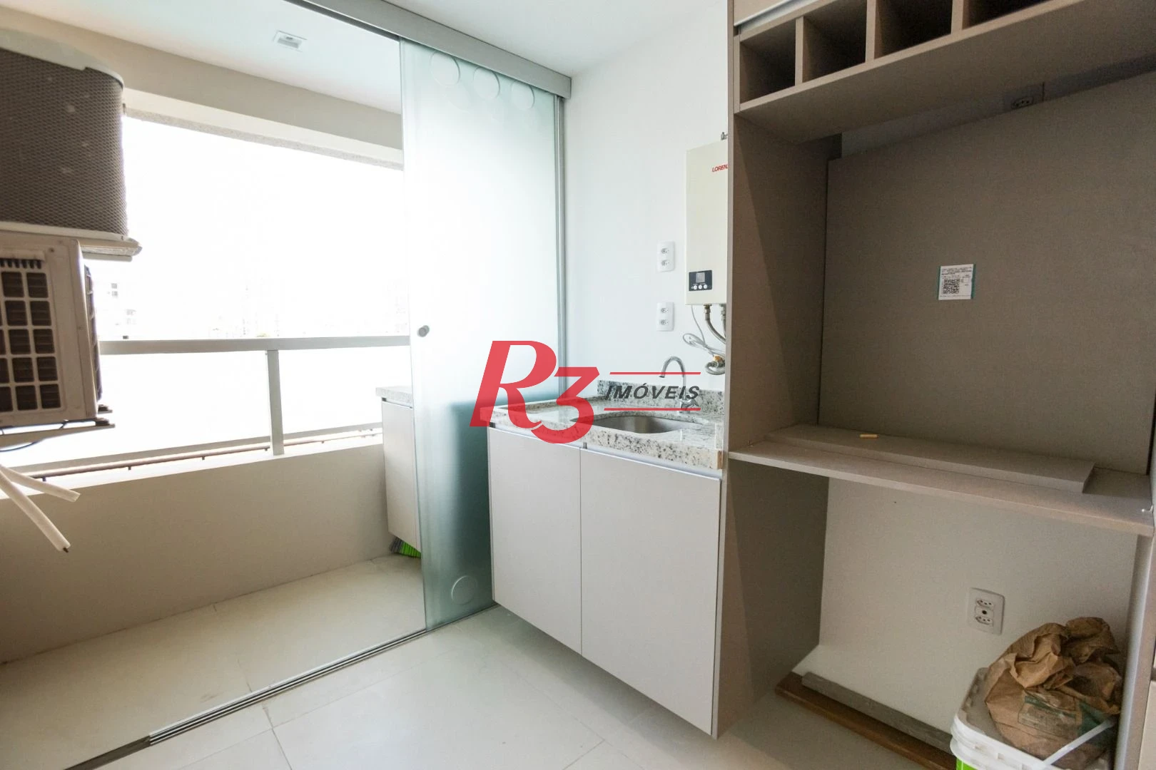 Apartamento com 2 dormitórios à venda, 70 m² por R$ 997.000,00 - Embaré - Santos/SP