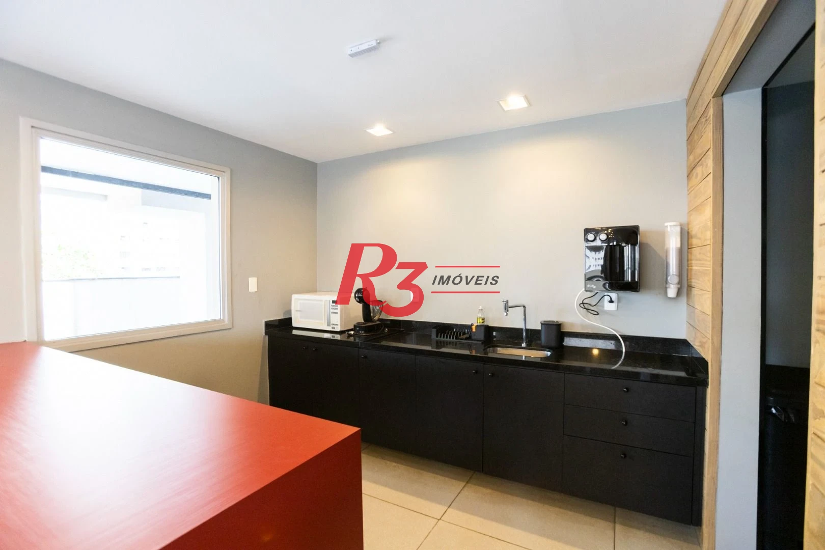 Apartamento com 2 dormitórios à venda, 70 m² por R$ 997.000,00 - Embaré - Santos/SP