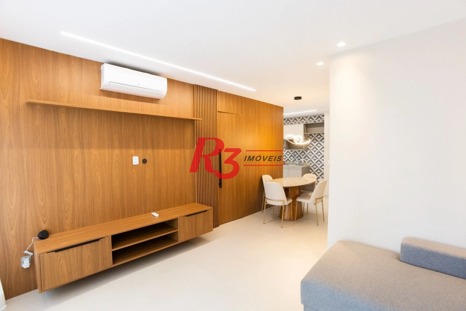 Apartamento com 2 dormitórios à venda, 70 m² por R$ 997.000,00 - Embaré - Santos/SP