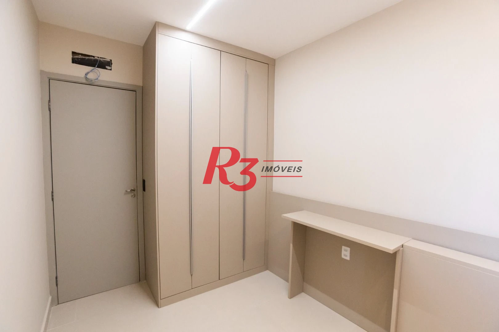 Apartamento com 2 dormitórios à venda, 70 m² por R$ 997.000,00 - Embaré - Santos/SP