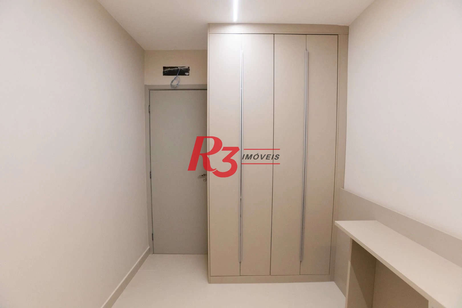 Apartamento com 2 dormitórios à venda, 70 m² por R$ 997.000,00 - Embaré - Santos/SP