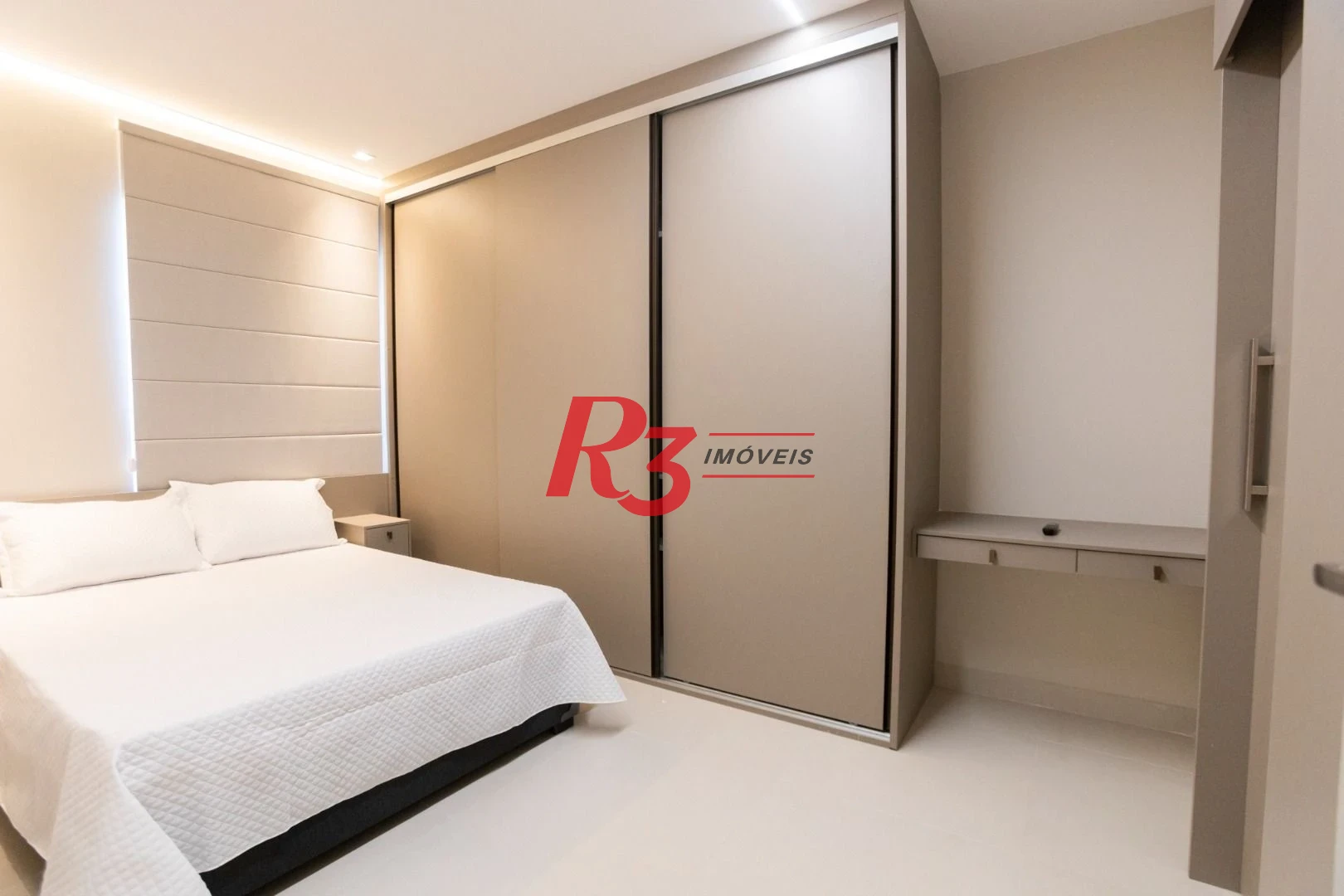 Apartamento com 2 dormitórios à venda, 70 m² por R$ 997.000,00 - Embaré - Santos/SP