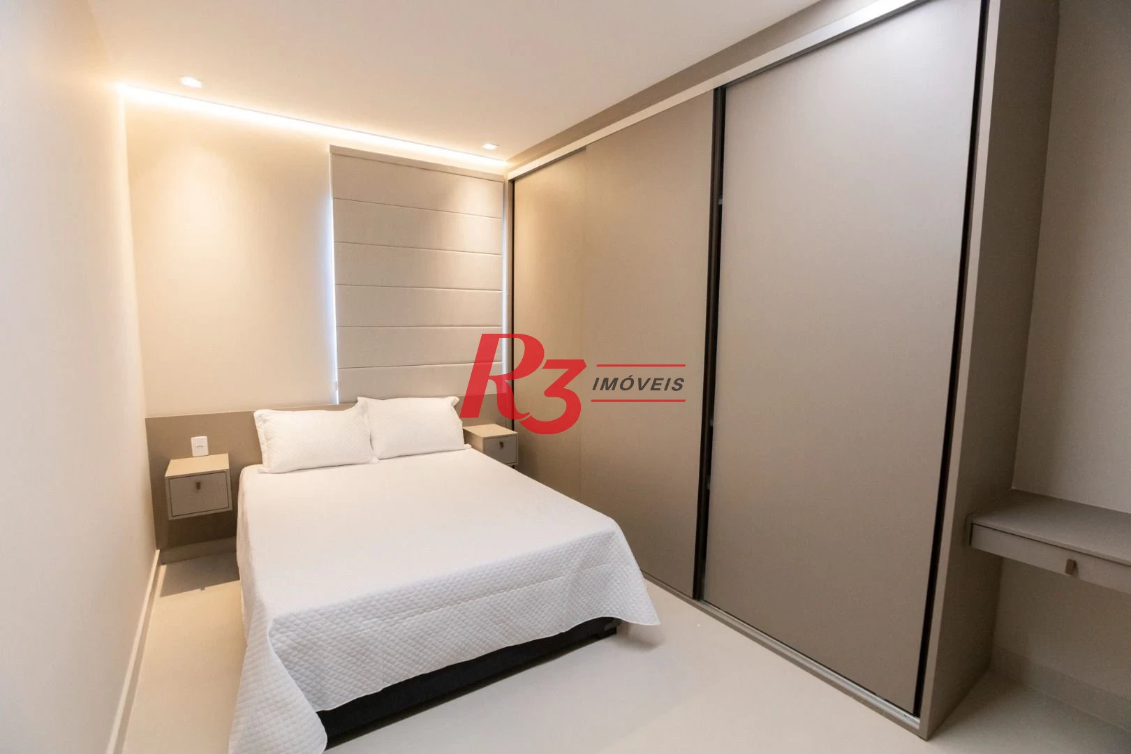 Apartamento com 2 dormitórios à venda, 70 m² por R$ 997.000,00 - Embaré - Santos/SP