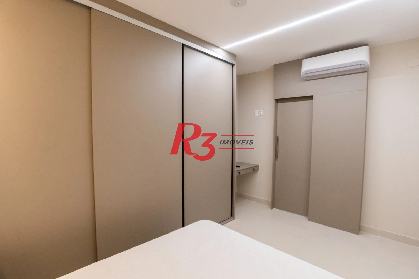 Apartamento com 2 dormitórios à venda, 70 m² por R$ 997.000,00 - Embaré - Santos/SP