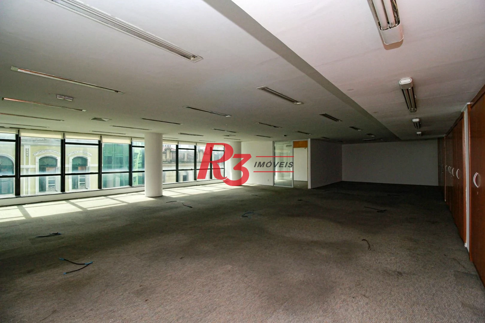 Sala comercial no Centro de Santos
