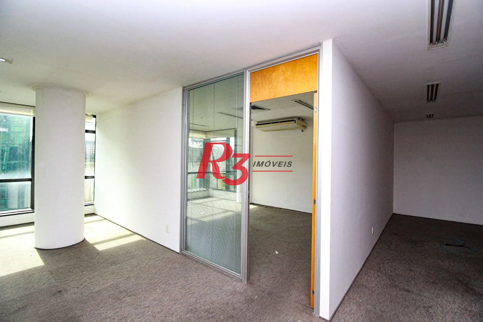 Sala comercial no Centro de Santos
