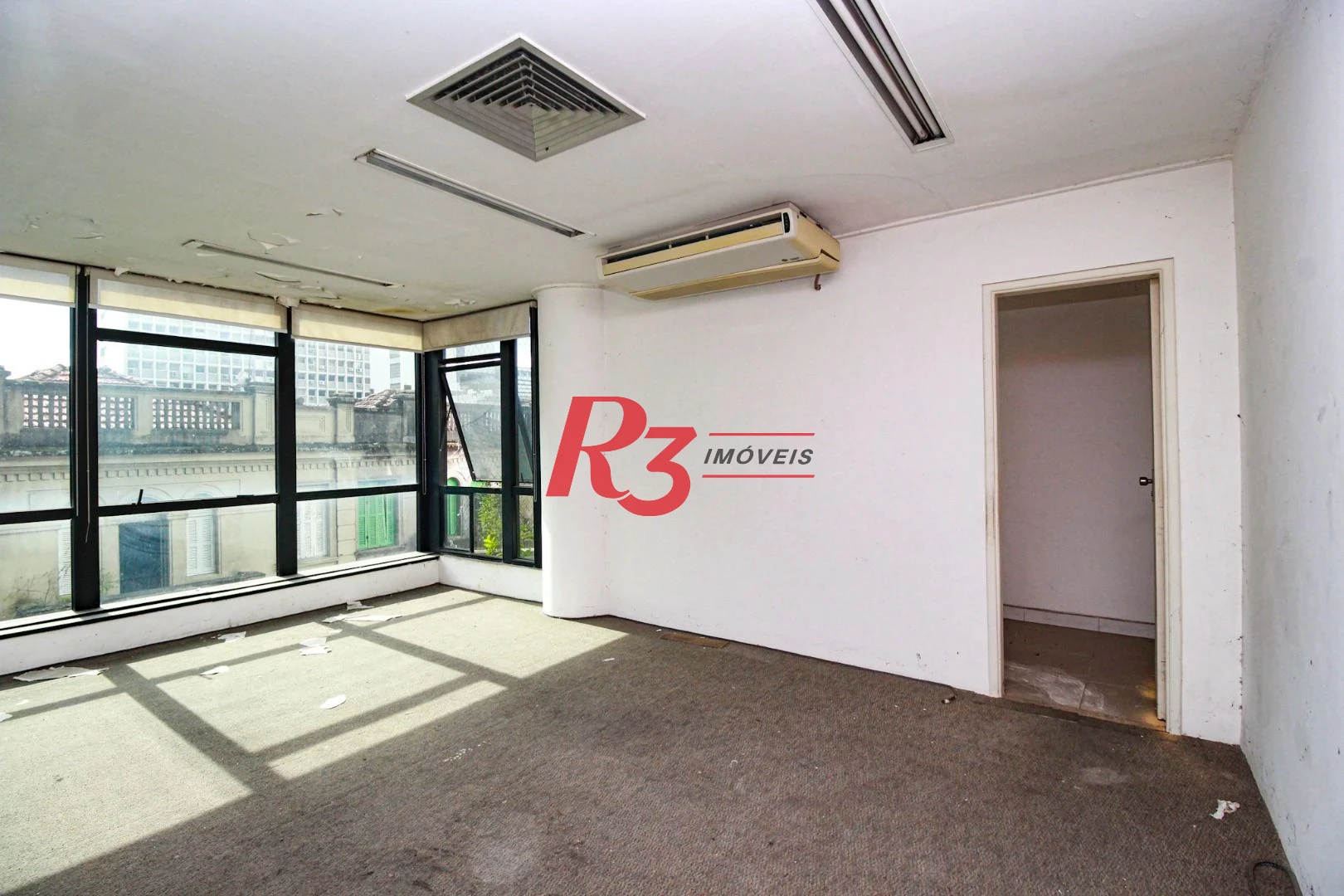 Sala comercial no Centro de Santos