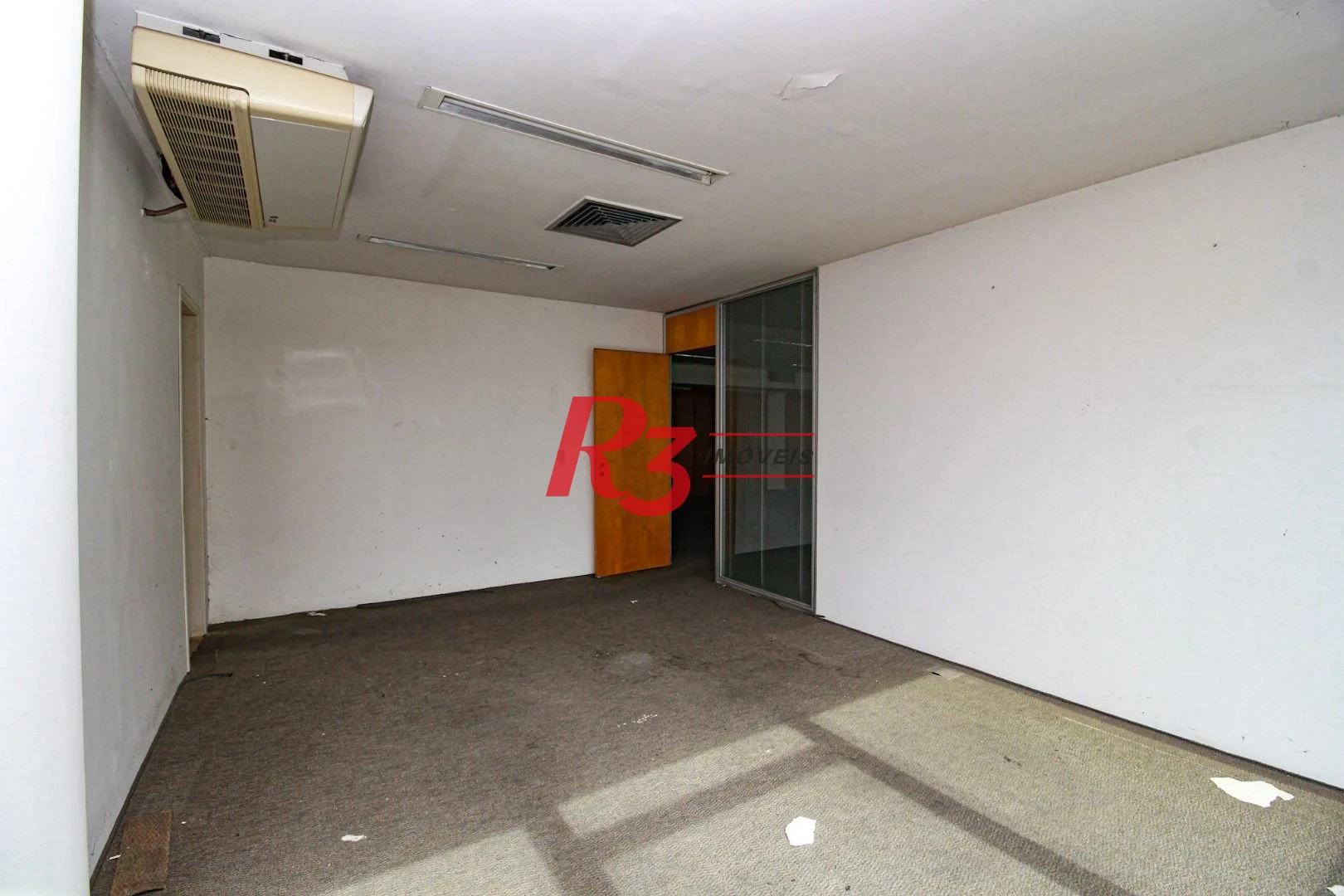 Sala comercial no Centro de Santos