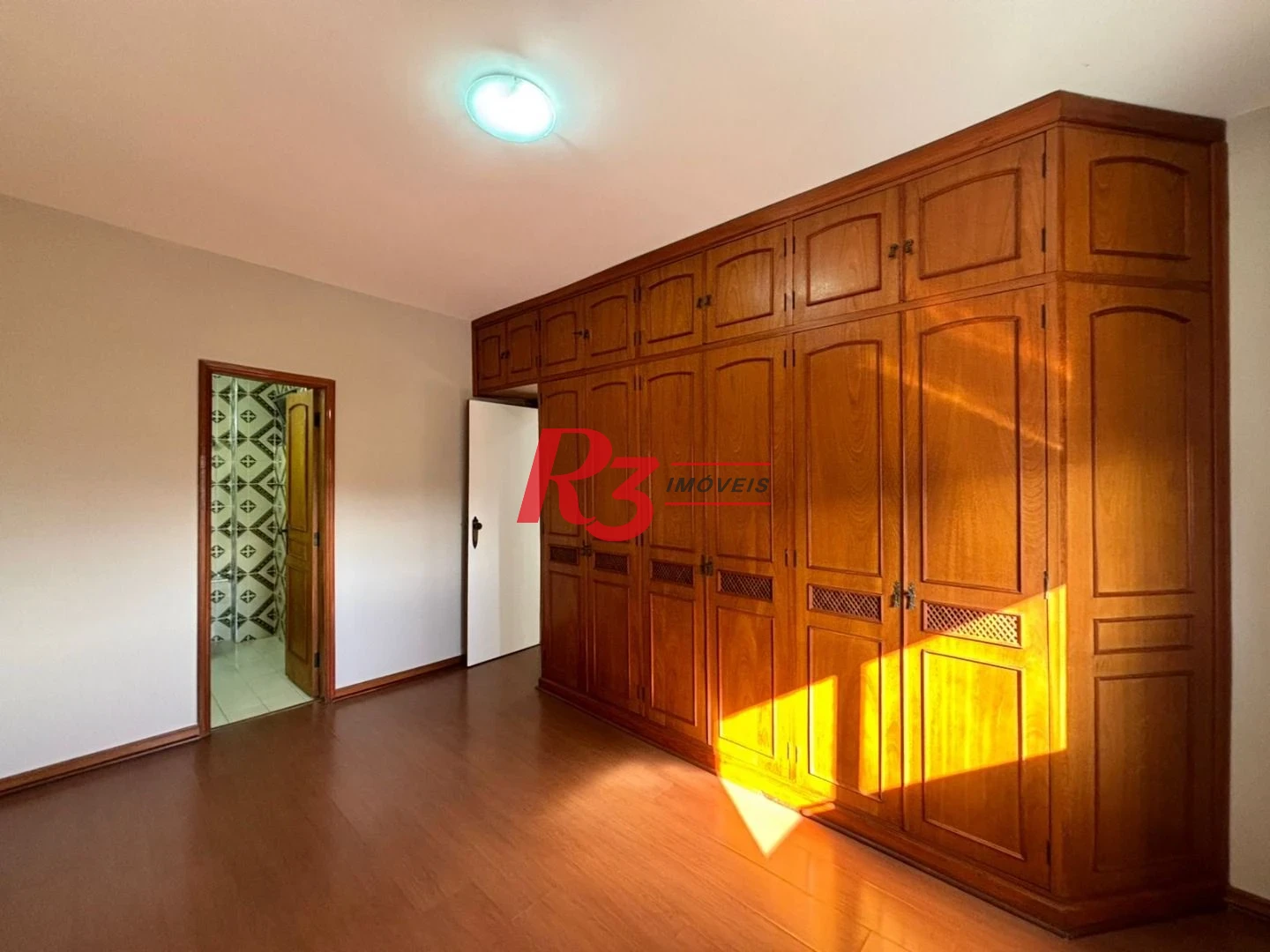 Apartamento para alugar, 115 m² por R$ 5.647,00/mês - Gonzaga - Santos/SP