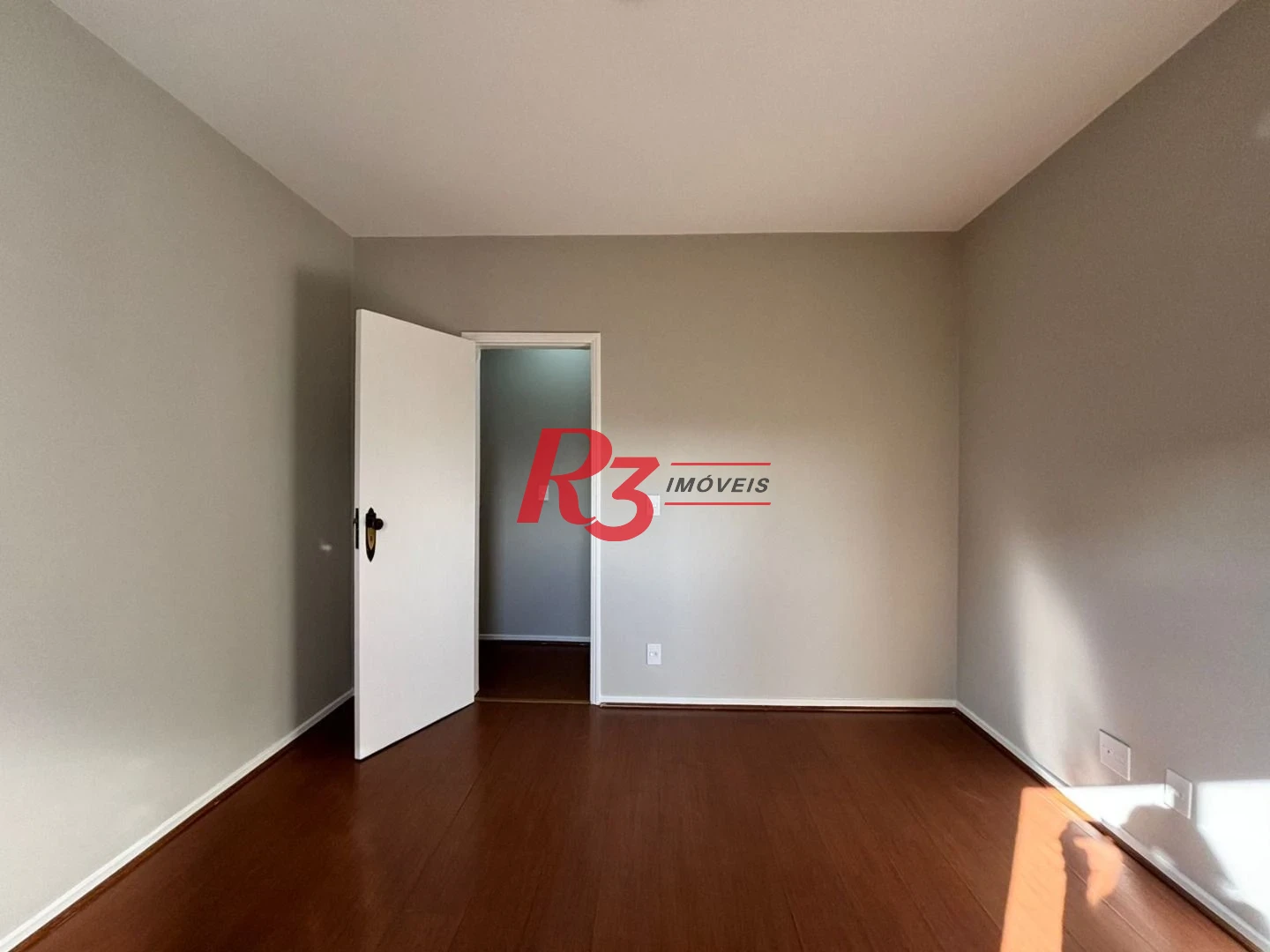 Apartamento para alugar, 115 m² por R$ 5.647,00/mês - Gonzaga - Santos/SP
