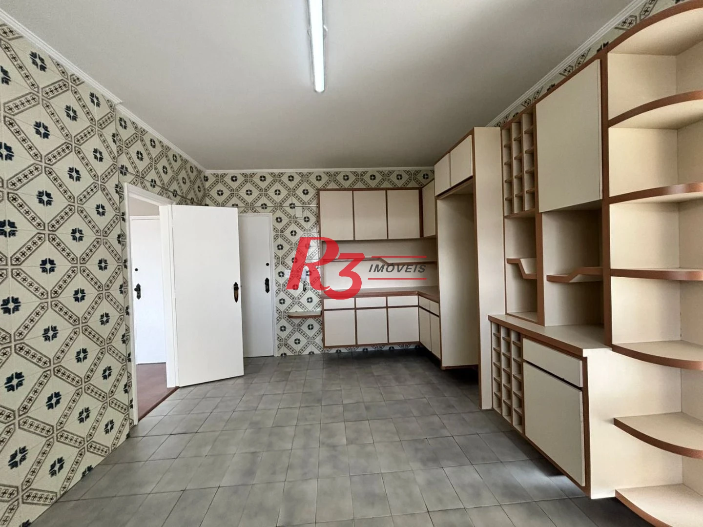 Apartamento para alugar, 115 m² por R$ 5.647,00/mês - Gonzaga - Santos/SP