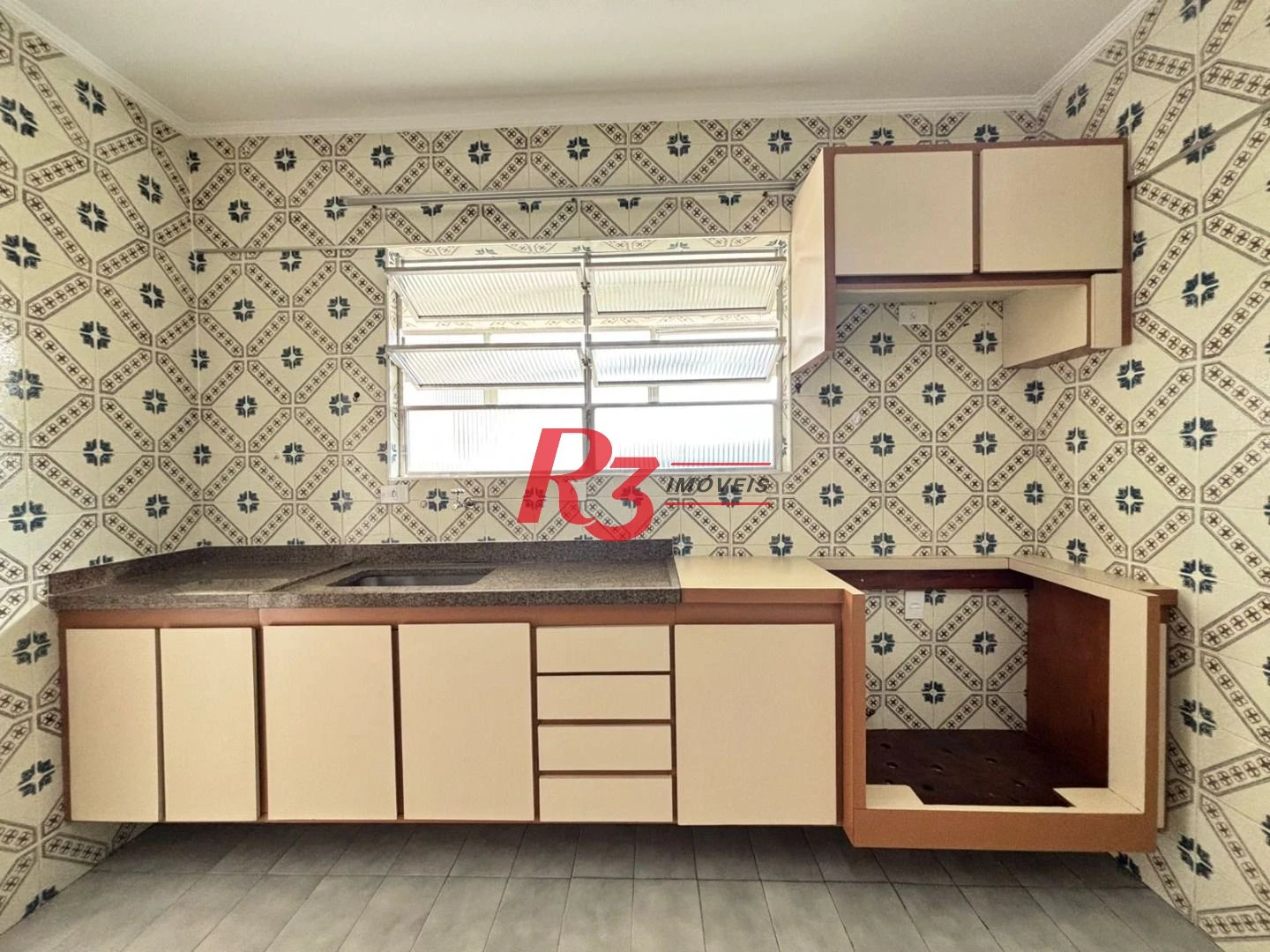 Apartamento para alugar, 115 m² por R$ 5.647,00/mês - Gonzaga - Santos/SP