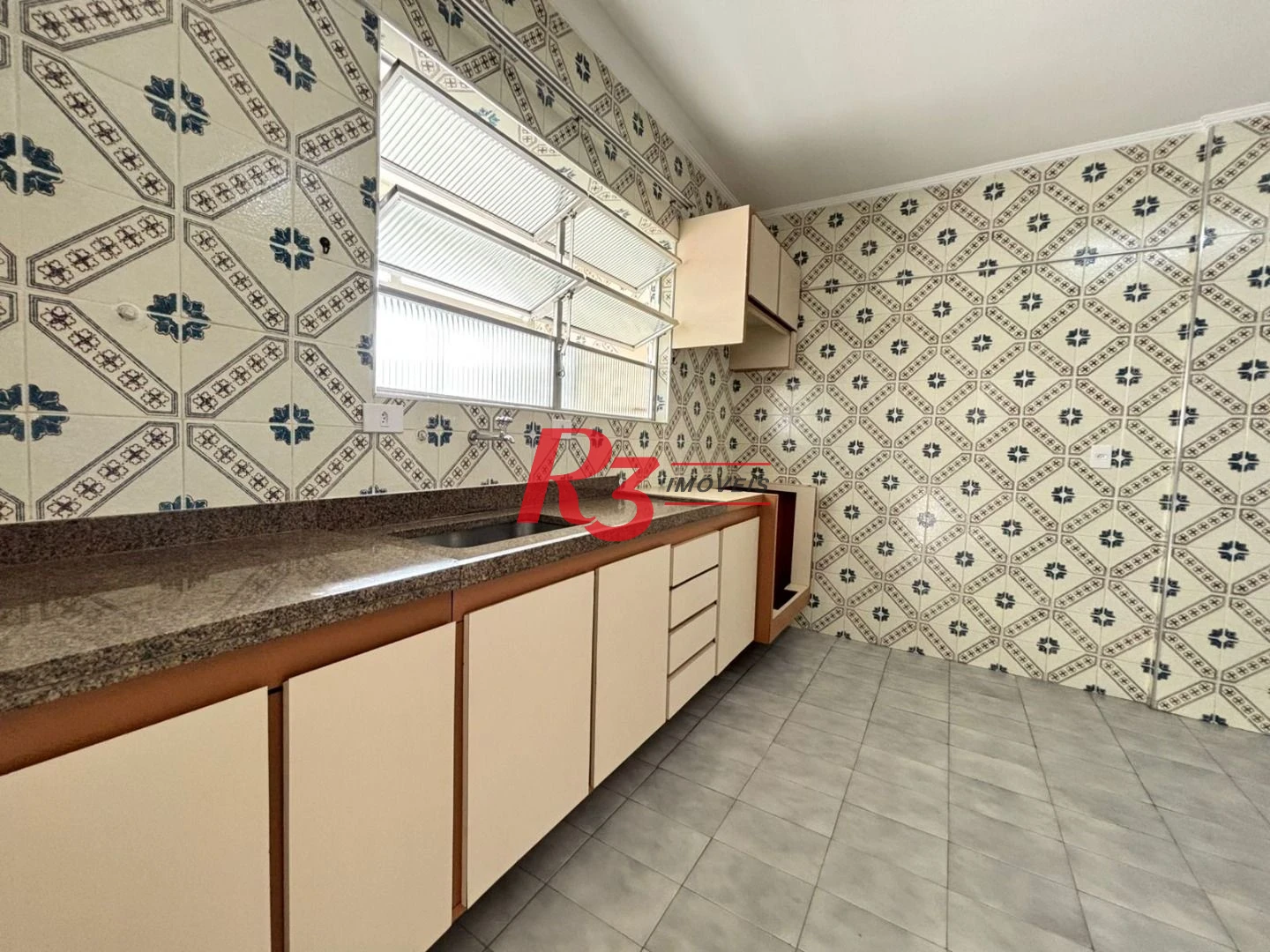 Apartamento para alugar, 115 m² por R$ 5.647,00/mês - Gonzaga - Santos/SP