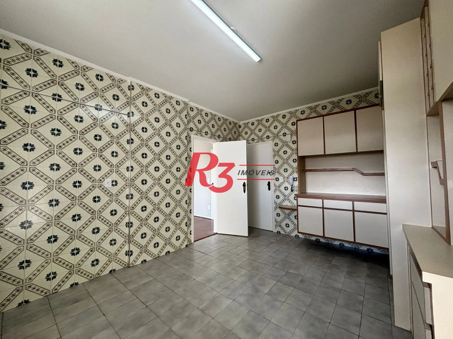 Apartamento para alugar, 115 m² por R$ 5.647,00/mês - Gonzaga - Santos/SP