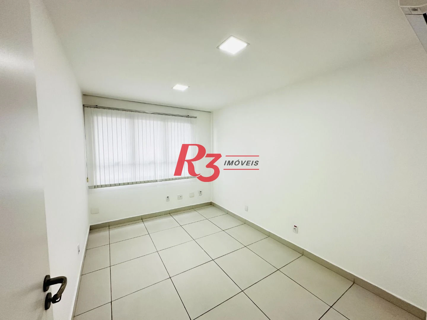 Conjunto para alugar, 80 m² por R$ 4.800,00/mês - Macuco - Santos/SP