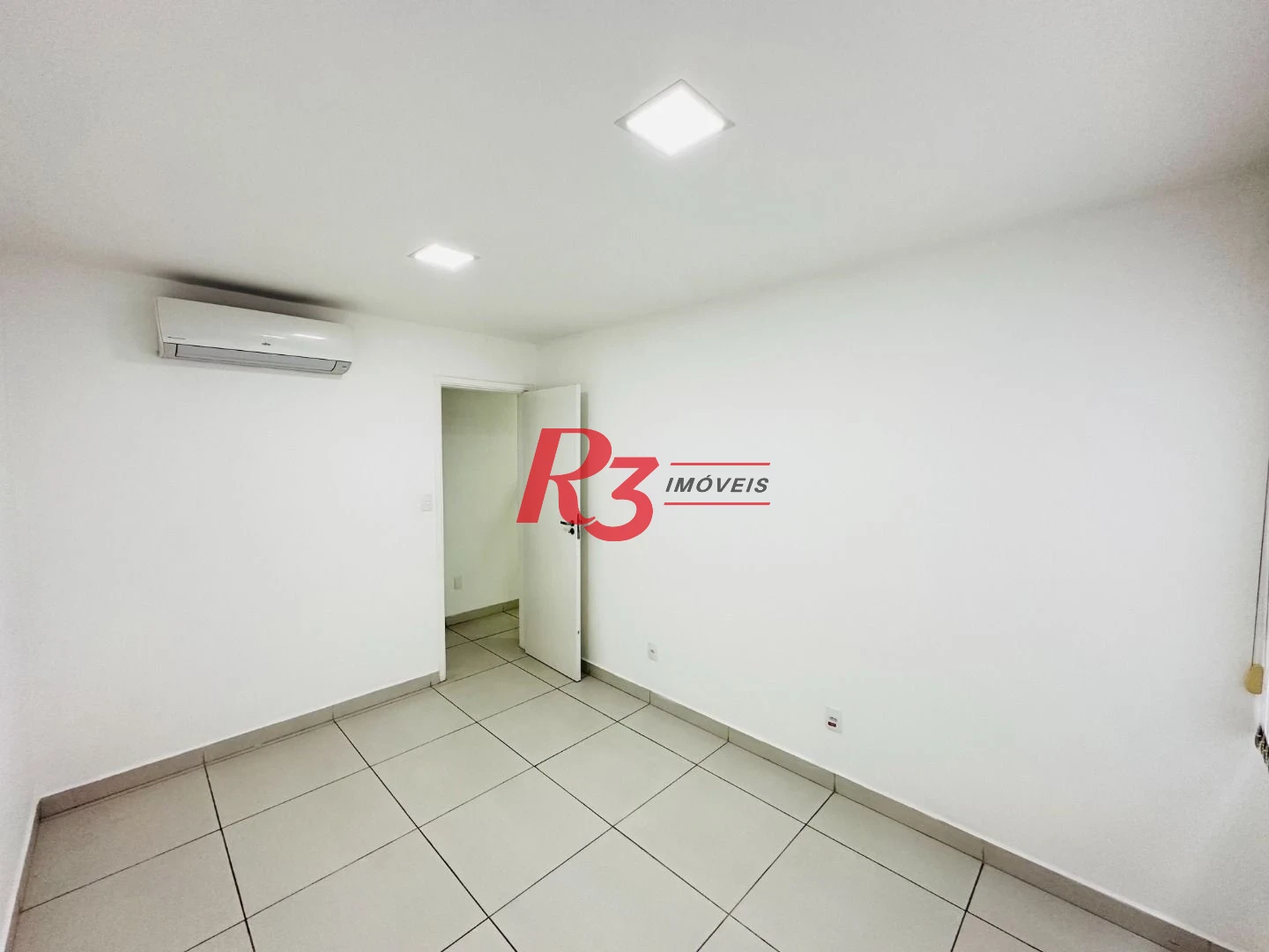 Conjunto para alugar, 80 m² por R$ 4.800,00/mês - Macuco - Santos/SP
