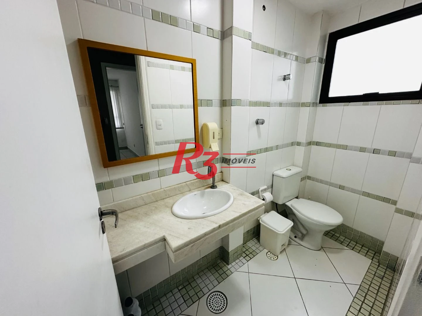 Conjunto para alugar, 80 m² por R$ 4.800,00/mês - Macuco - Santos/SP