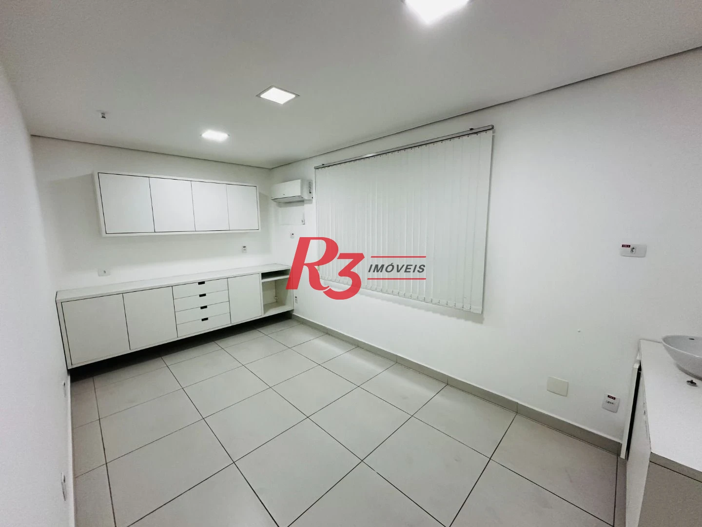 Conjunto para alugar, 80 m² por R$ 4.800,00/mês - Macuco - Santos/SP