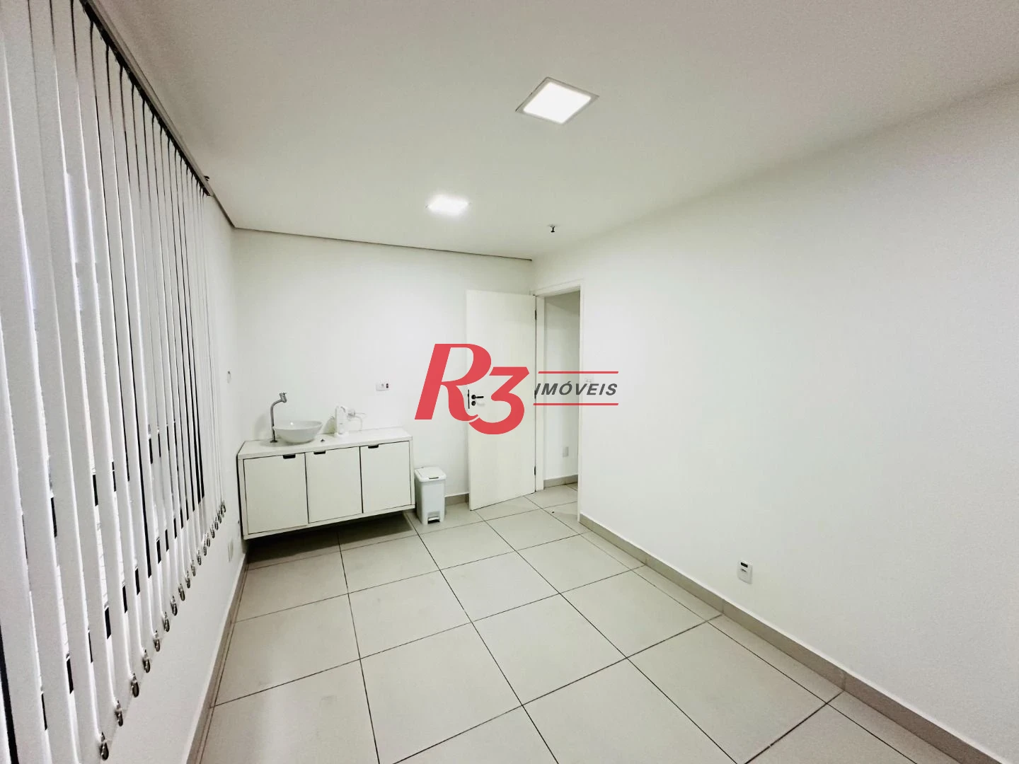 Conjunto para alugar, 80 m² por R$ 4.800,00/mês - Macuco - Santos/SP