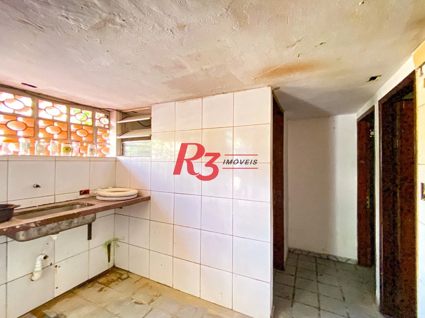 Casa com 14 dormitórios à venda, 244 m² por R$ 890.000,00 - Campo Grande - Santos/SP