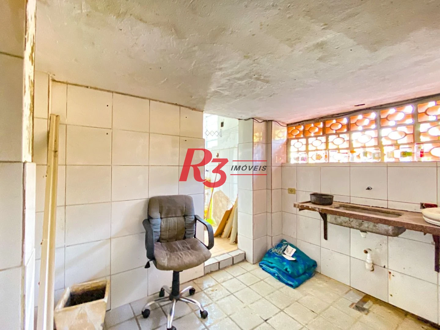 Casa com 14 dormitórios à venda, 244 m² por R$ 890.000,00 - Campo Grande - Santos/SP