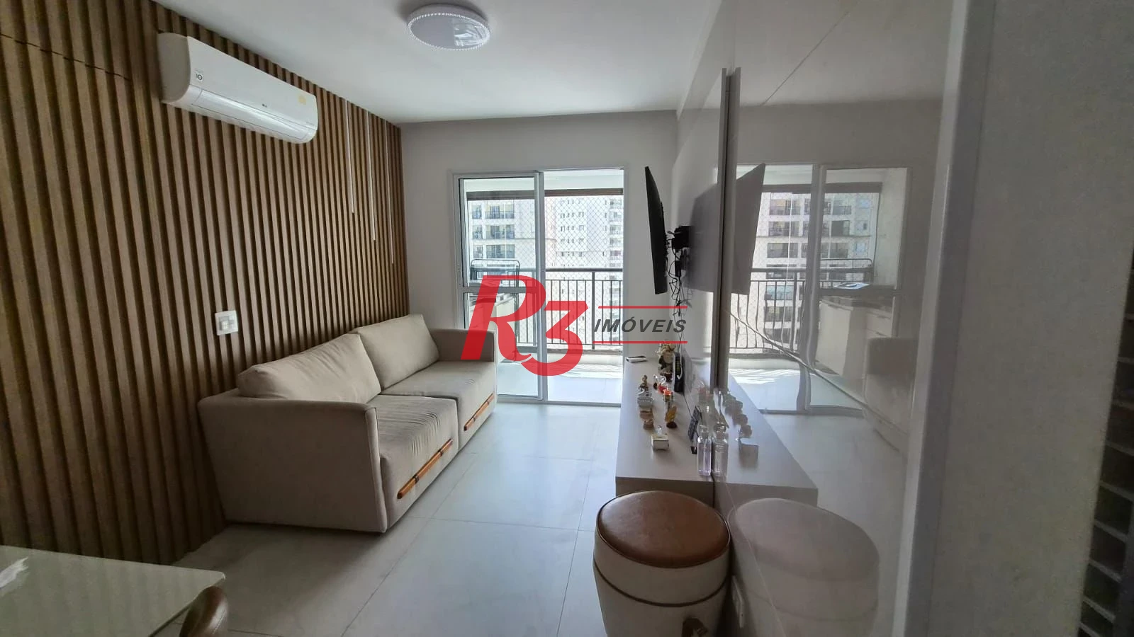 Apartamento com 2 dormitórios à venda, 63 m² por R$ 690.000,00 - Marapé - Santos/SP