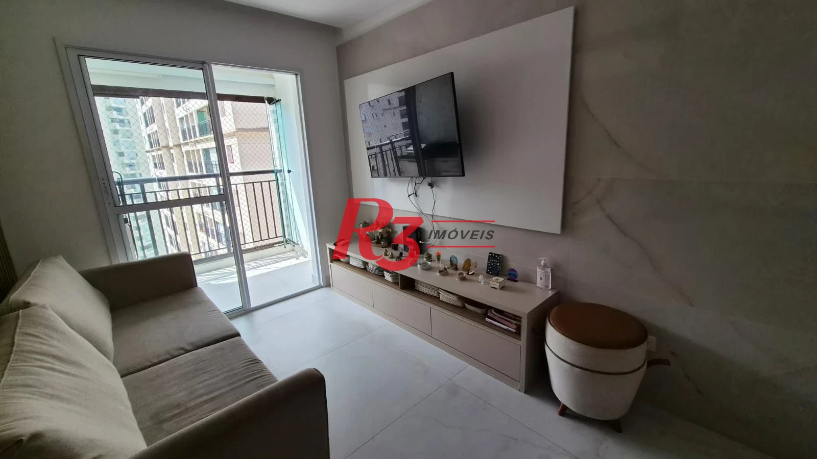 Apartamento com 2 dormitórios à venda, 63 m² por R$ 690.000,00 - Marapé - Santos/SP