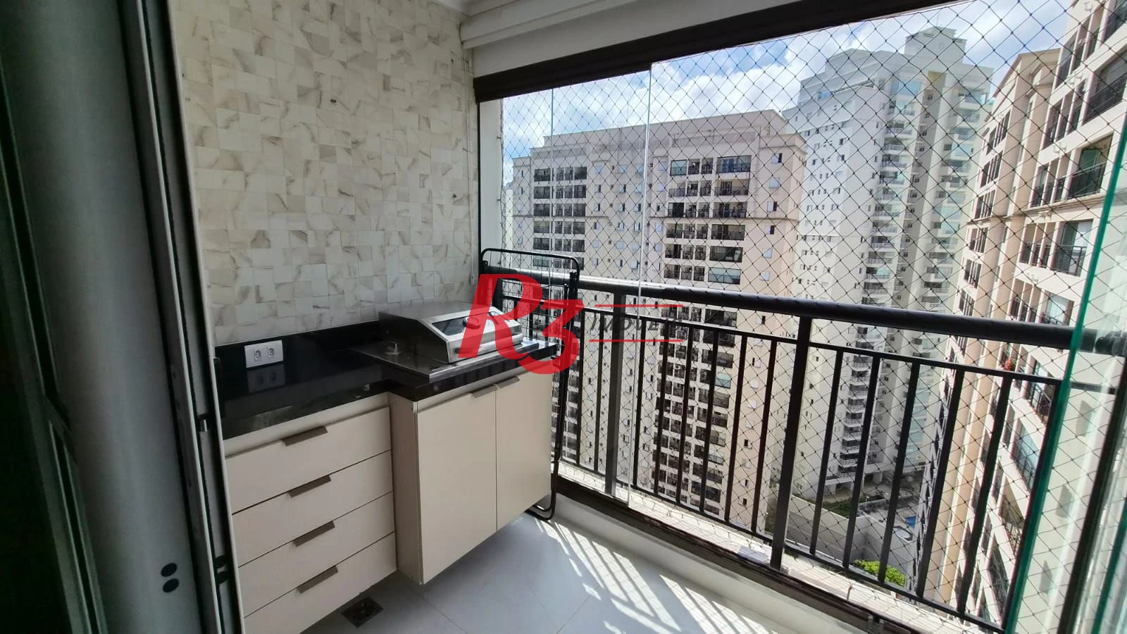 Apartamento com 2 dormitórios à venda, 63 m² por R$ 690.000,00 - Marapé - Santos/SP