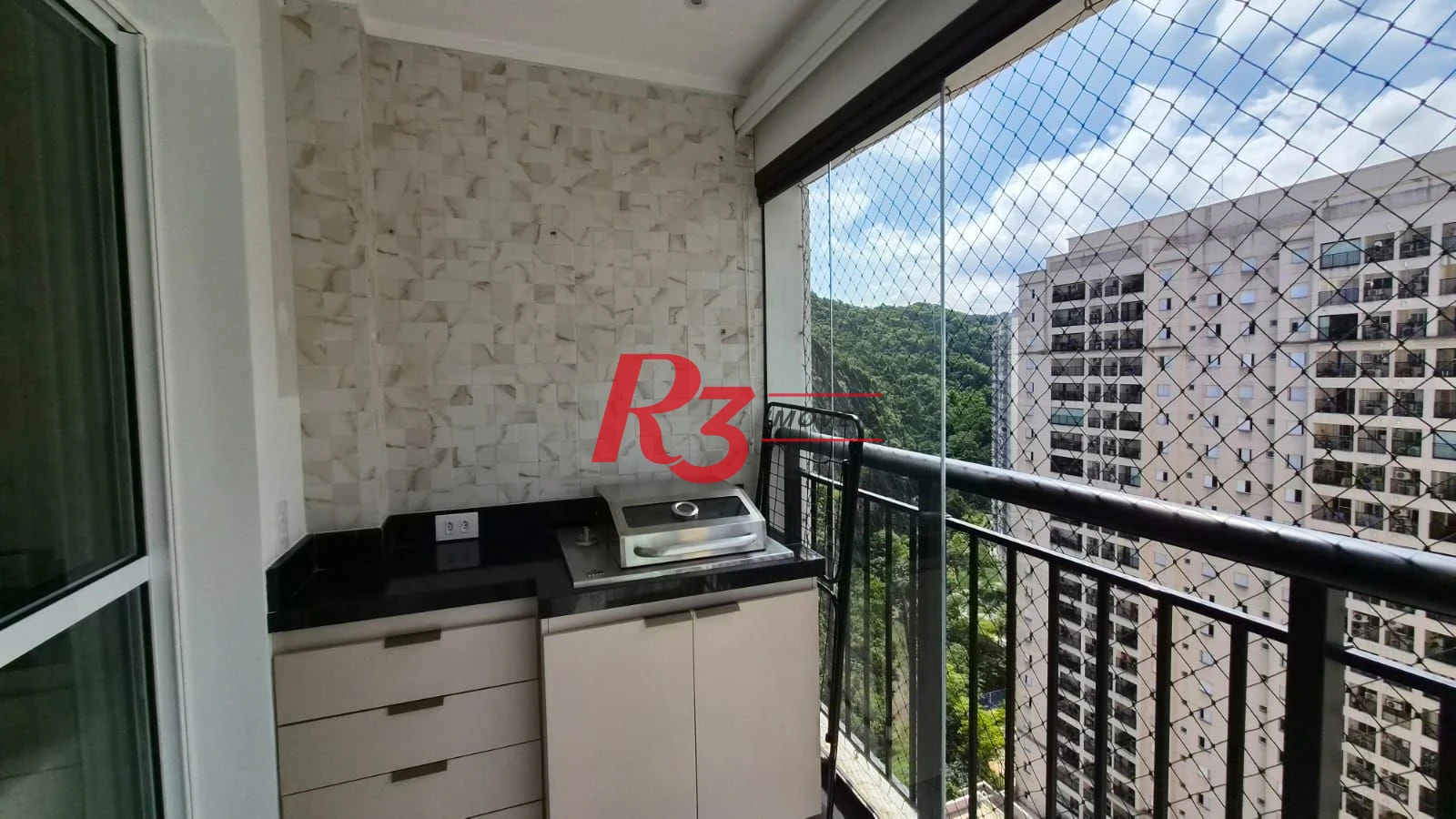 Apartamento com 2 dormitórios à venda, 63 m² por R$ 690.000,00 - Marapé - Santos/SP