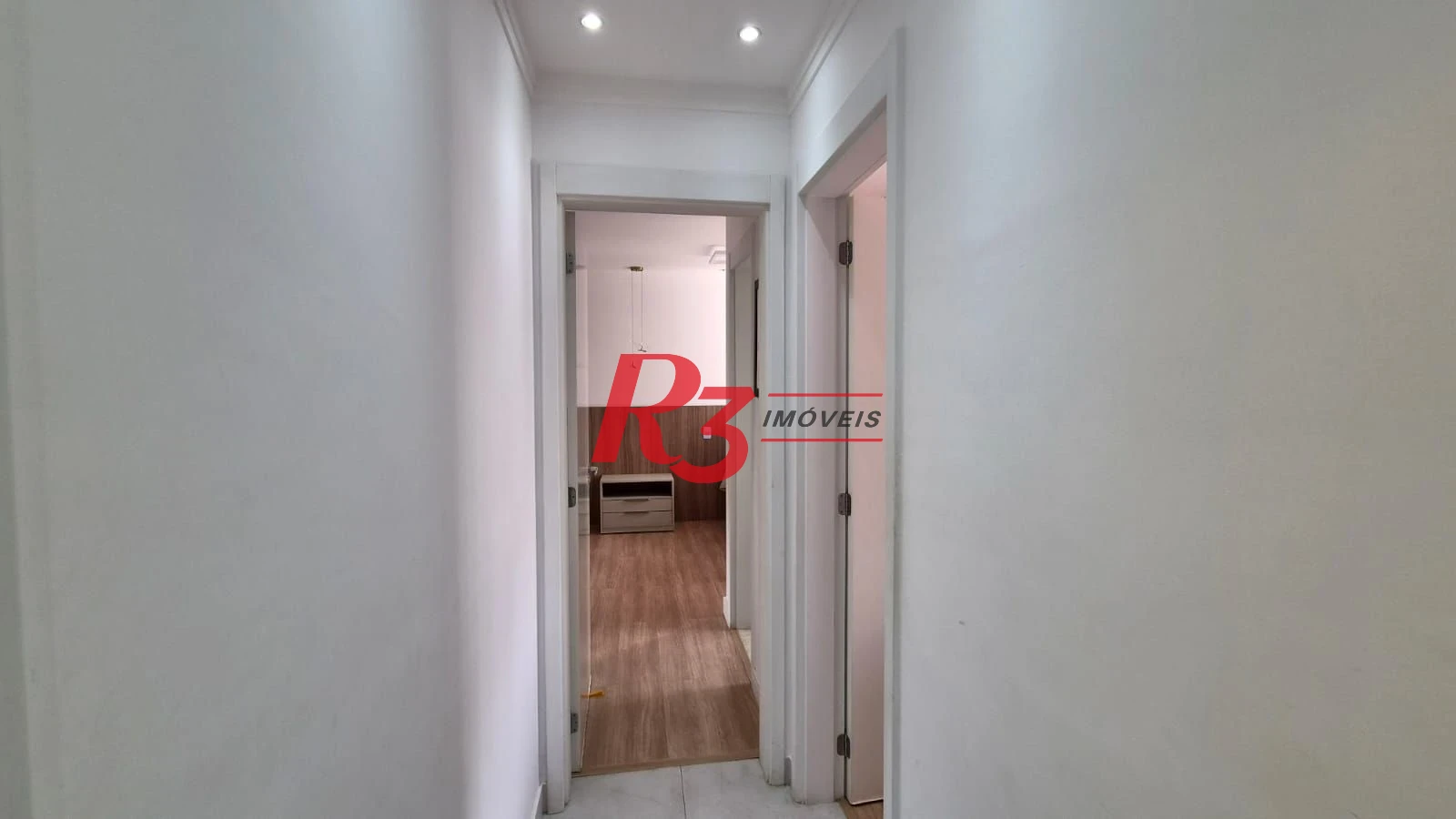 Apartamento com 2 dormitórios à venda, 63 m² por R$ 690.000,00 - Marapé - Santos/SP