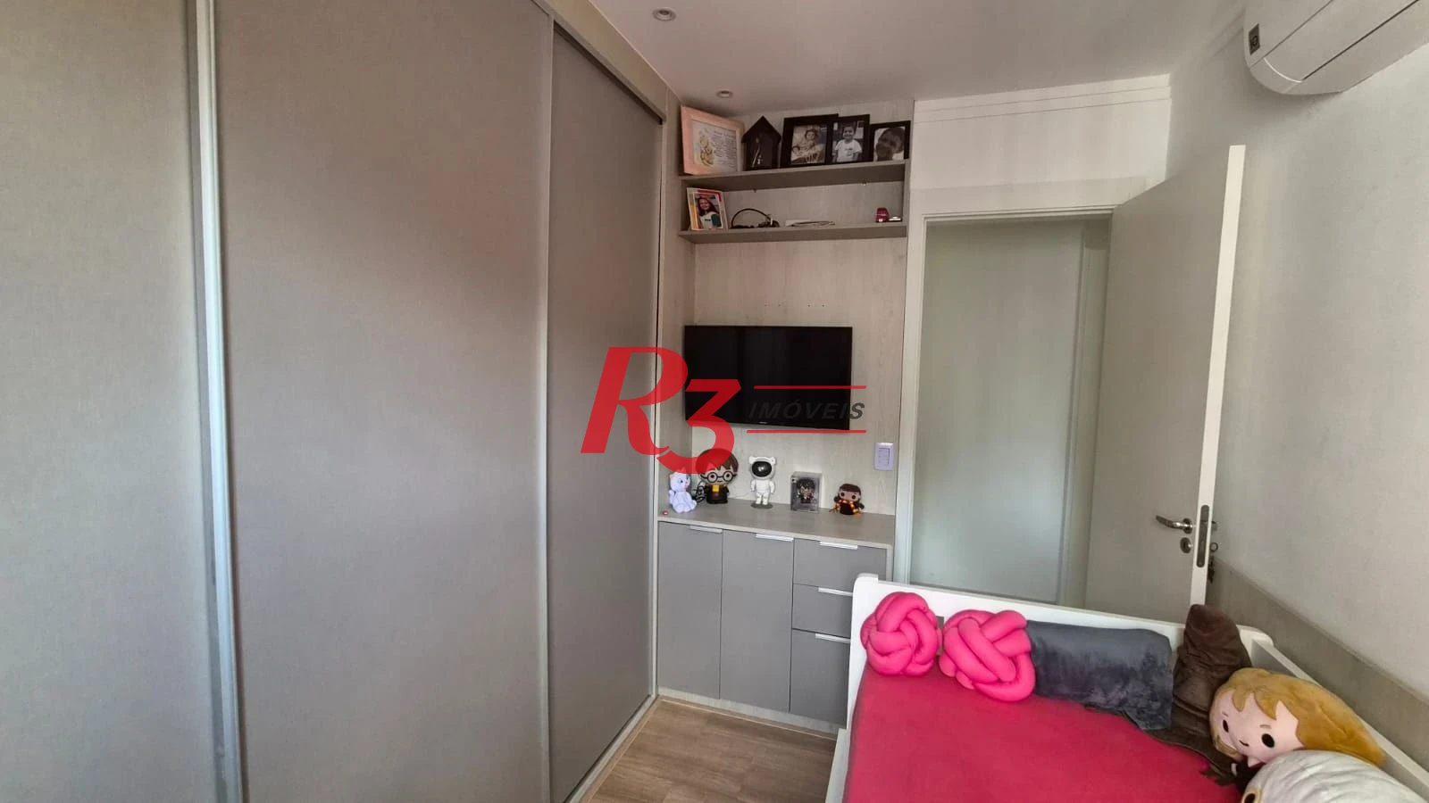 Apartamento com 2 dormitórios à venda, 63 m² por R$ 690.000,00 - Marapé - Santos/SP