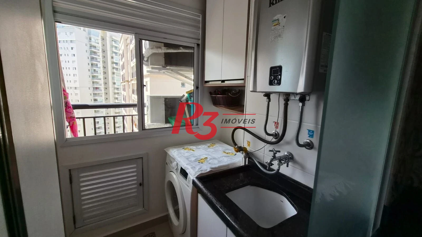 Apartamento com 2 dormitórios à venda, 63 m² por R$ 690.000,00 - Marapé - Santos/SP